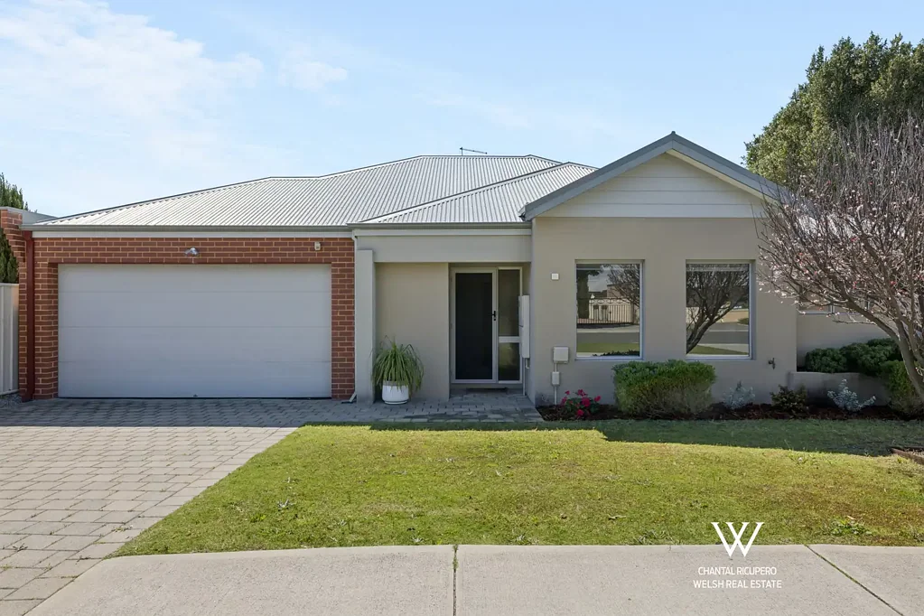Carlisle 3બેડરૂમ EXCEPTIONAL QUALITY STREET-FRONT VILLA IN A PRIME CARLISLE LOCATION!