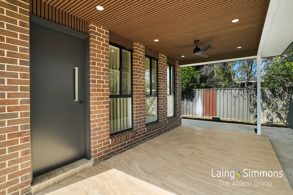 Contemporary Living fitted with Premium Finishes and Complete Privacy!