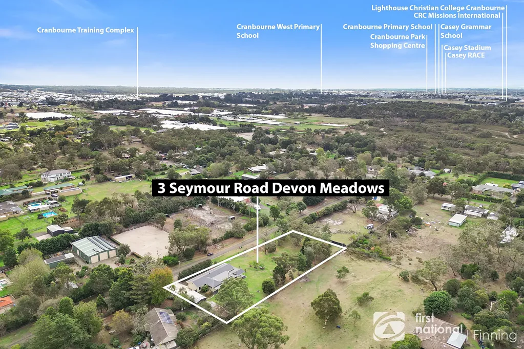 Devon Meadows ONE ACRE OF MANICURED GROUNDS