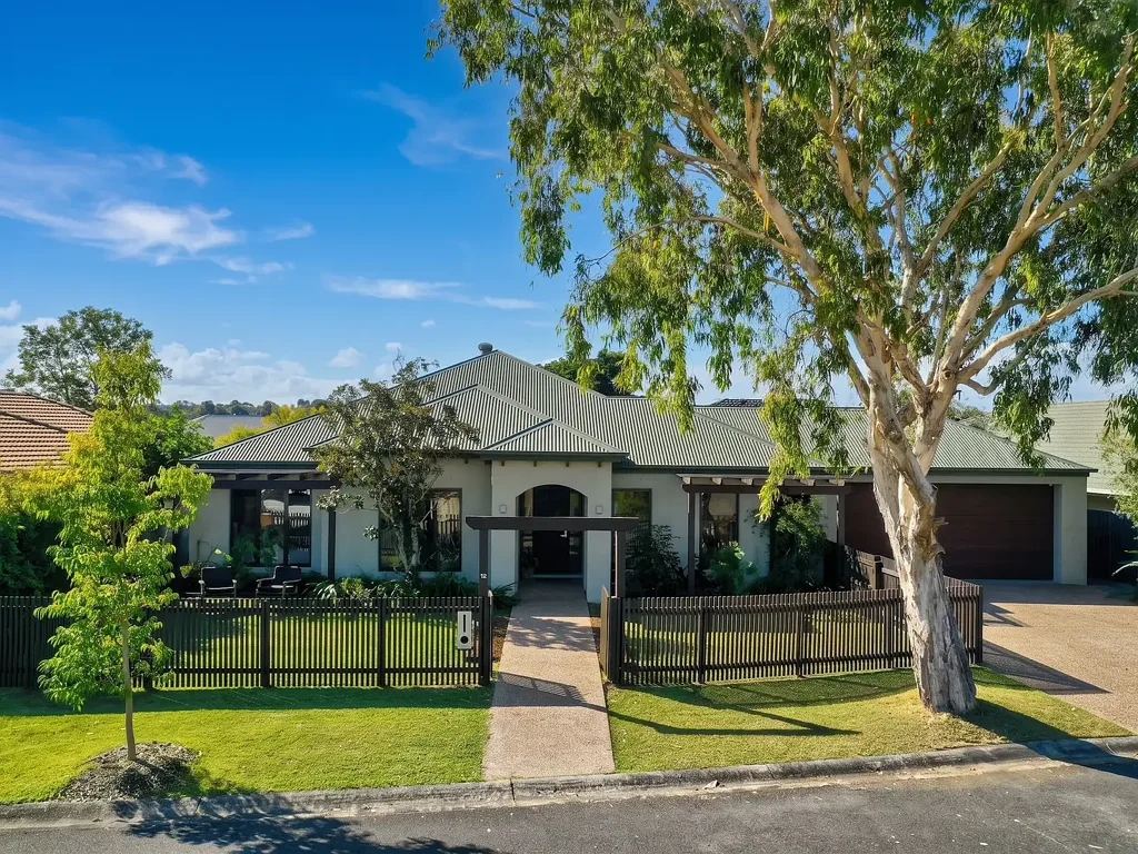 Robina 5Kwarto Rare opportunity to secure one of Robina's largest (363m2 covered space) premier homes