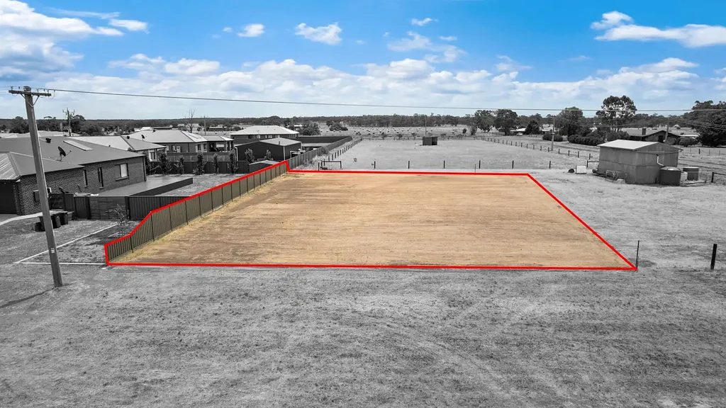 Carisbrook SPACIOUS RESIDENTIAL BLOCK WITH EXCELLENT FRONTAGE