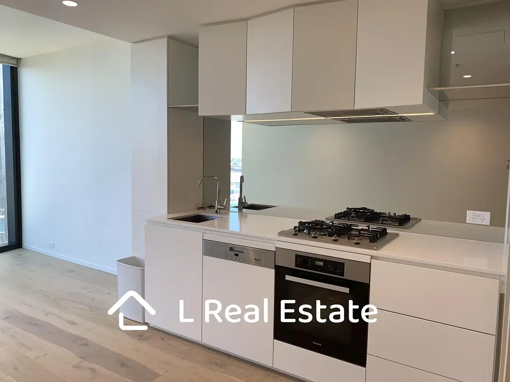 Apply now to move-in to this luxurious apartment in Melbourne Square