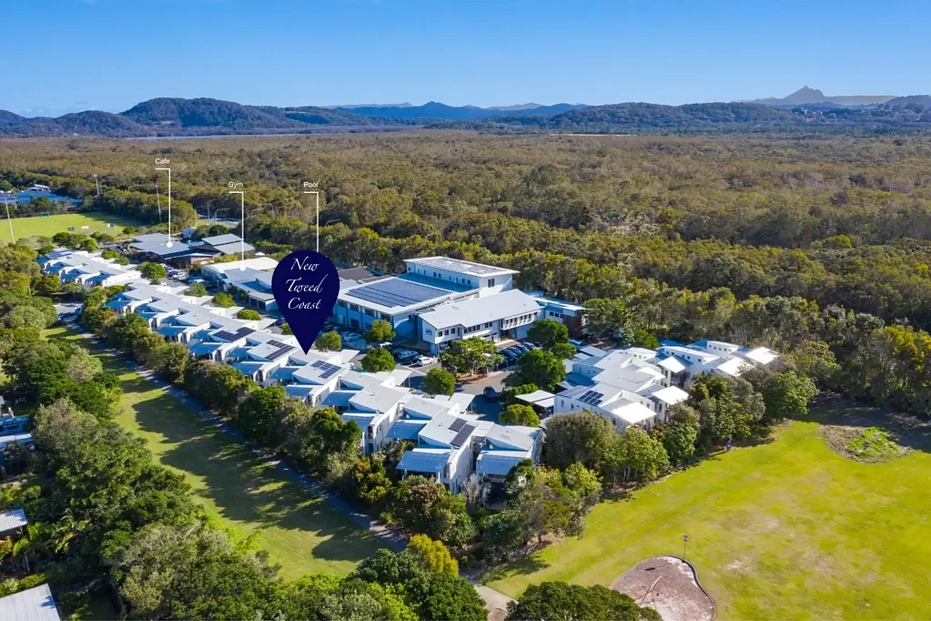 TOP FLOOR MAINWARING APARTMENT