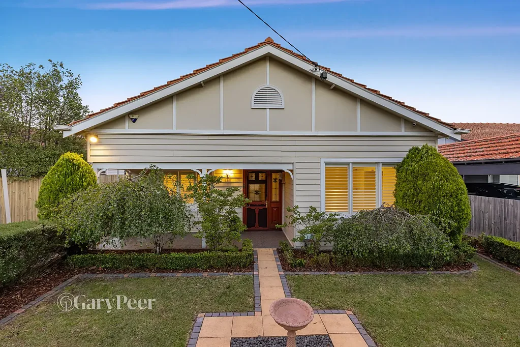 Malvern East 3房 魅力、舒适与宽敞空间，满足全家所需 Character, comfort & space for the whole family
