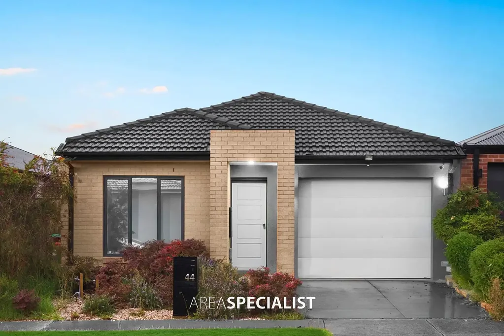 44 Moroak Crescent, Clyde North, VIC 3978