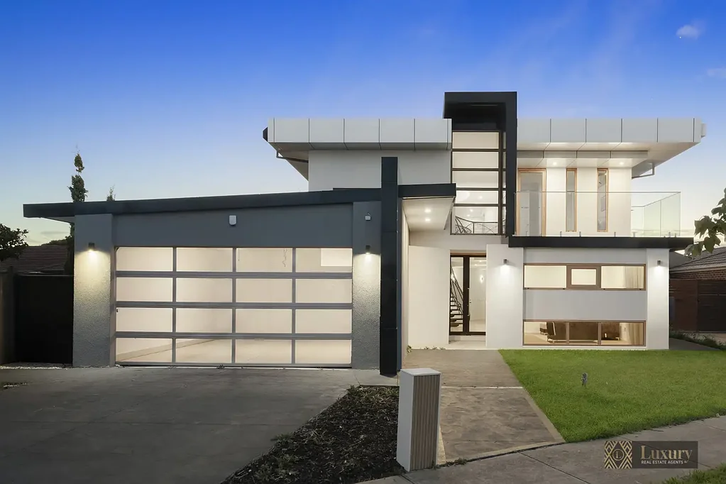 Tarneit 5房 建筑师设计奢宅 675㎡阔地 五房两主套 设计师厨房 高挑天花板 双车库 私人工作室 位置优越 设施齐全 Luxury Family Sanctuary in the Heart of Tarneit