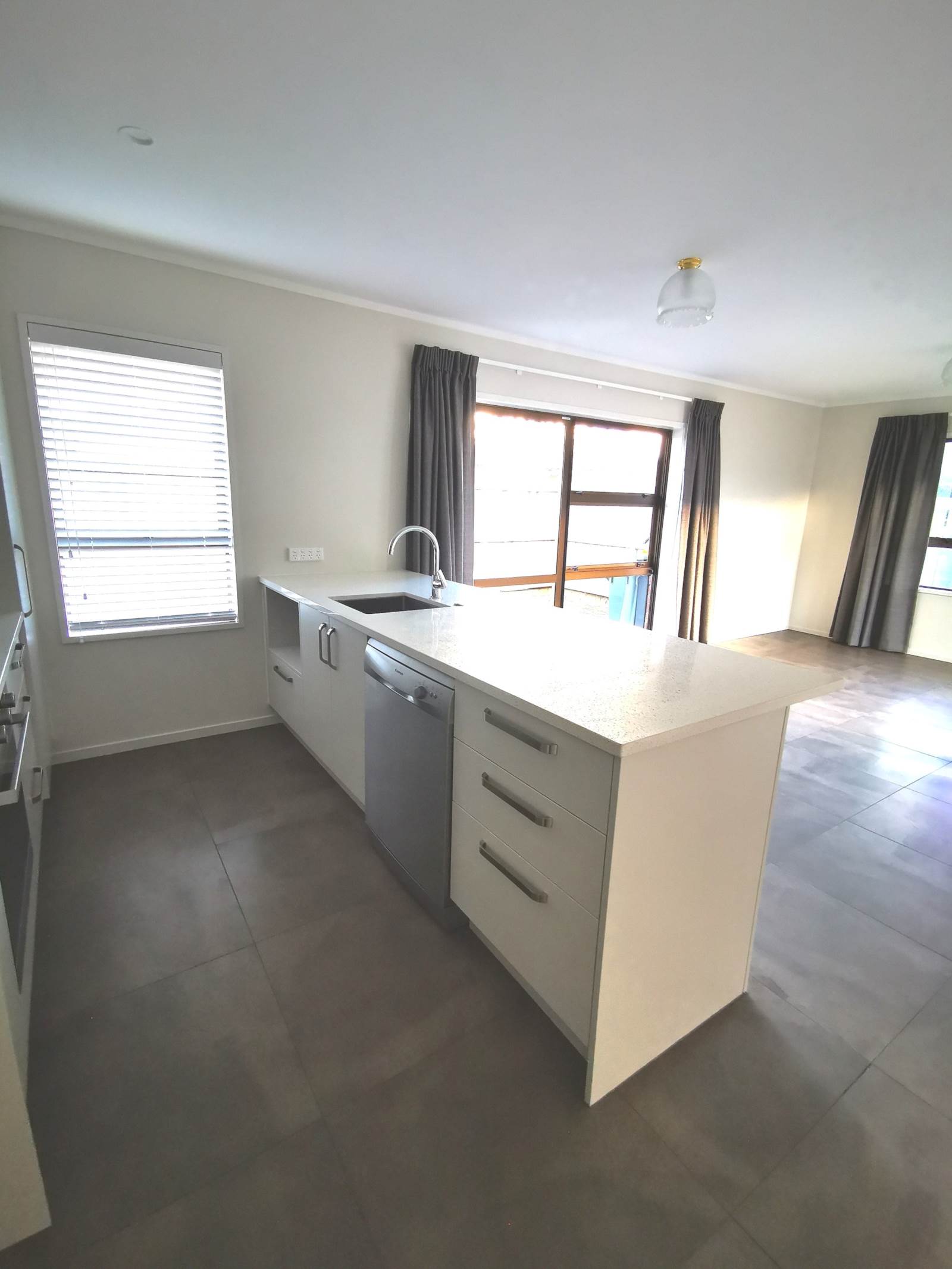 2/12 Bungalore Place, Half Moon Bay, Auckland - Manukau, 2 રૂમ, 1 બાથરૂમ, House