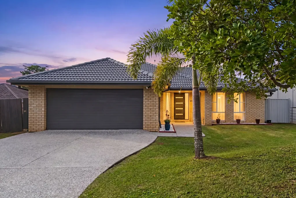 Warner 4Phòng ngủ PREMIUM WARNER LOCATION - ONLY 50M TO PARKLAND, EXPANSIVE YARD & POOL POTENTIAL
