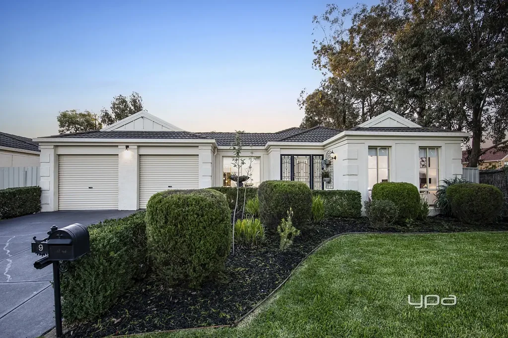 9 Loddon Close, Caroline Springs, VIC 3023