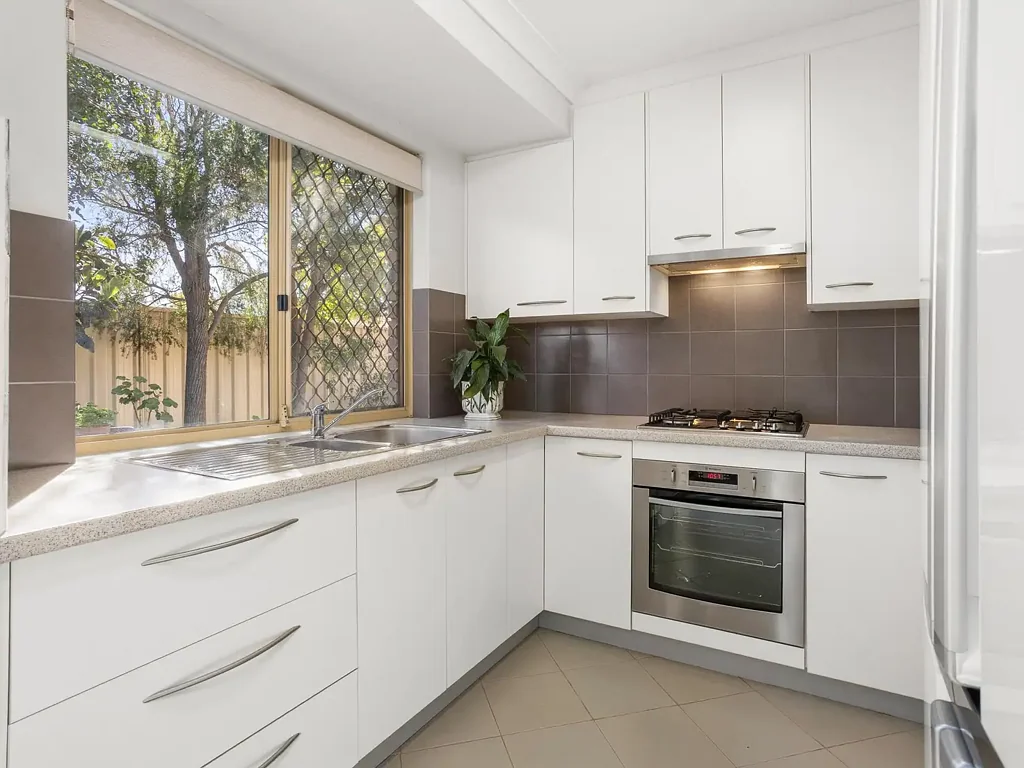 Kardinya 3房  Modern Comfort in a Prime Kardinya Location