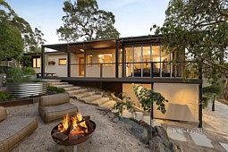 105 Pound Road, Warrandyte