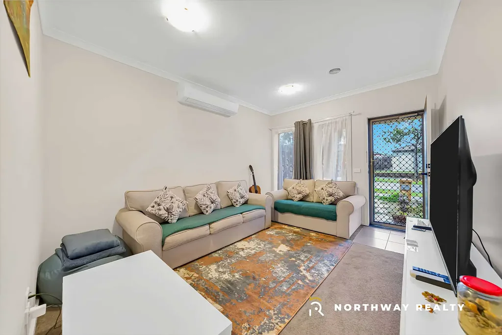 *We are currently accepting online applications to apply for this property. Please click on the APPLY and follow the steps.*