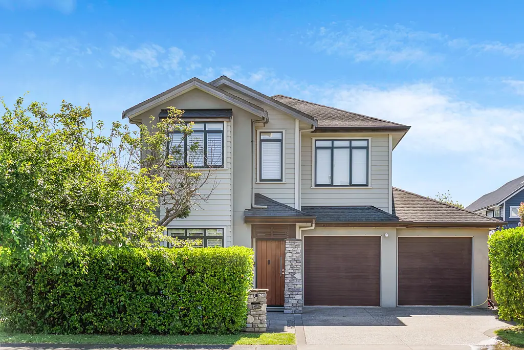 Karaka 4chambre Dreamy Double Story in Karaka Lakes