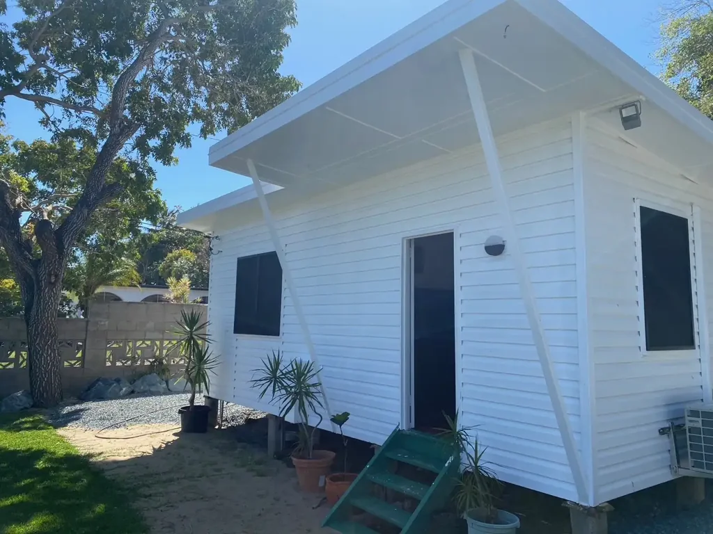 Slade Point 1 Slaapkamer DOWNSIZE, INVEST, ENTRY LEVEL HOME OR BUILD AT THE BACK