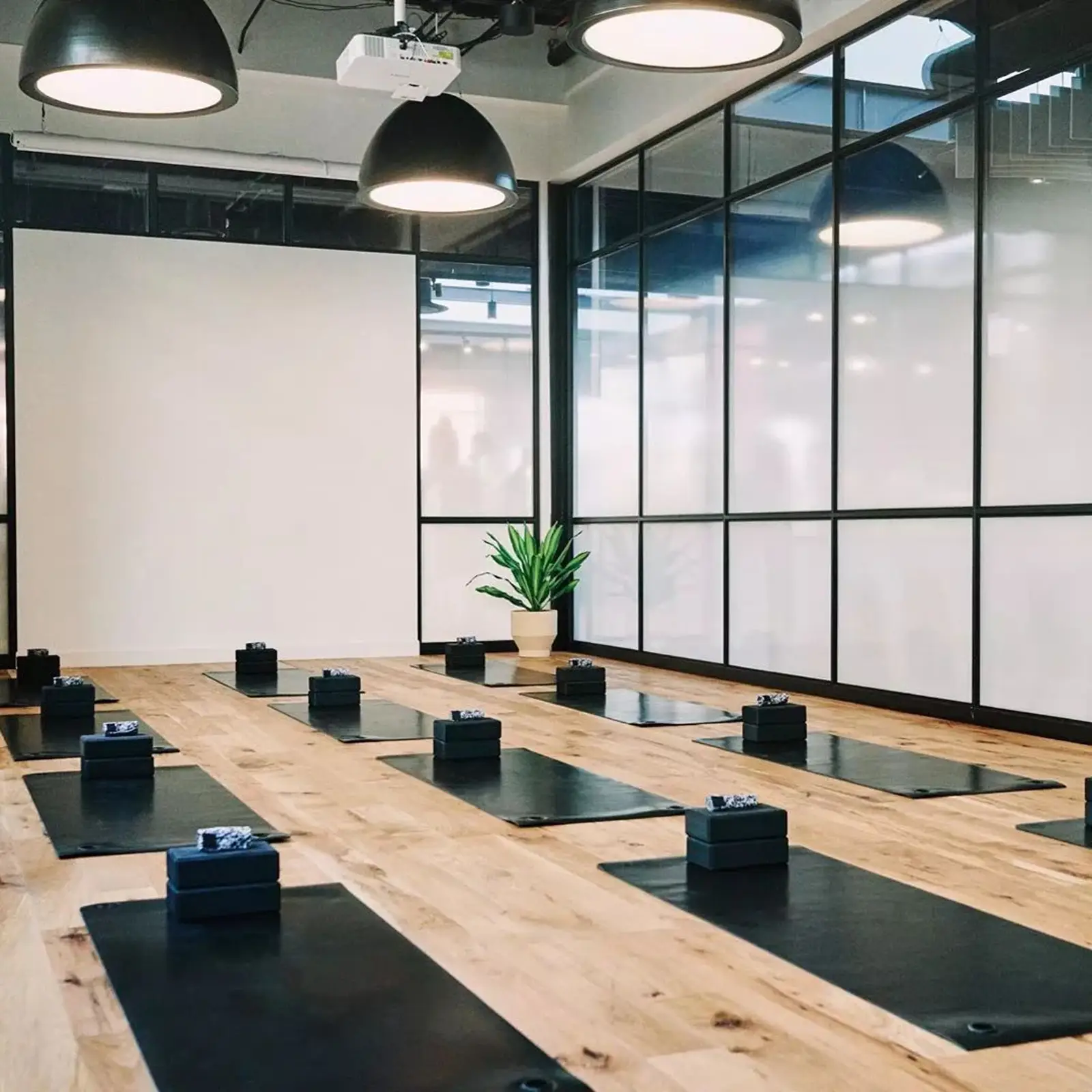 Lululemon 也开健身房了