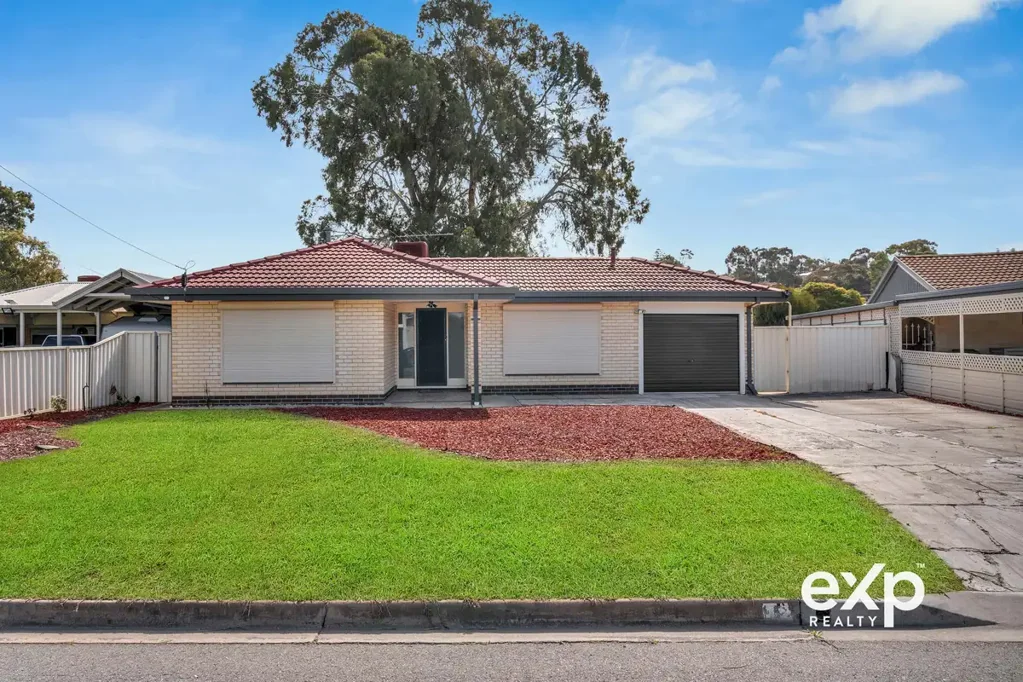 Morphett Vale 4房  "Double the Potential, Double the Income"  12 EMBERTON PL MORPHETTVALE SA