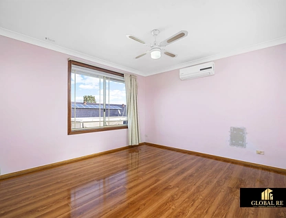 18 Yeronga Close, St Johns Park, South Western Suburbs, 3 Schlafzimmer, 1 Badezimmer, Apartment
