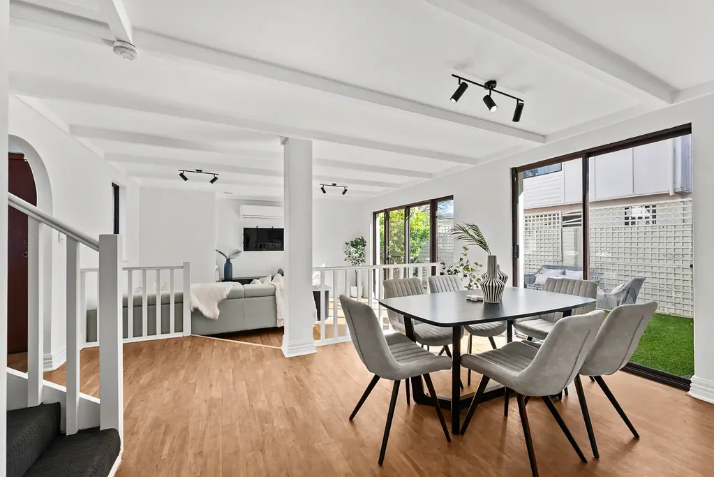 South Perth 3ห้องนอน Riverside Retreat