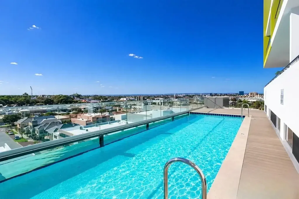 Perth 1कमरा Elevated City Living with Views, Space & Exceptional Convenience