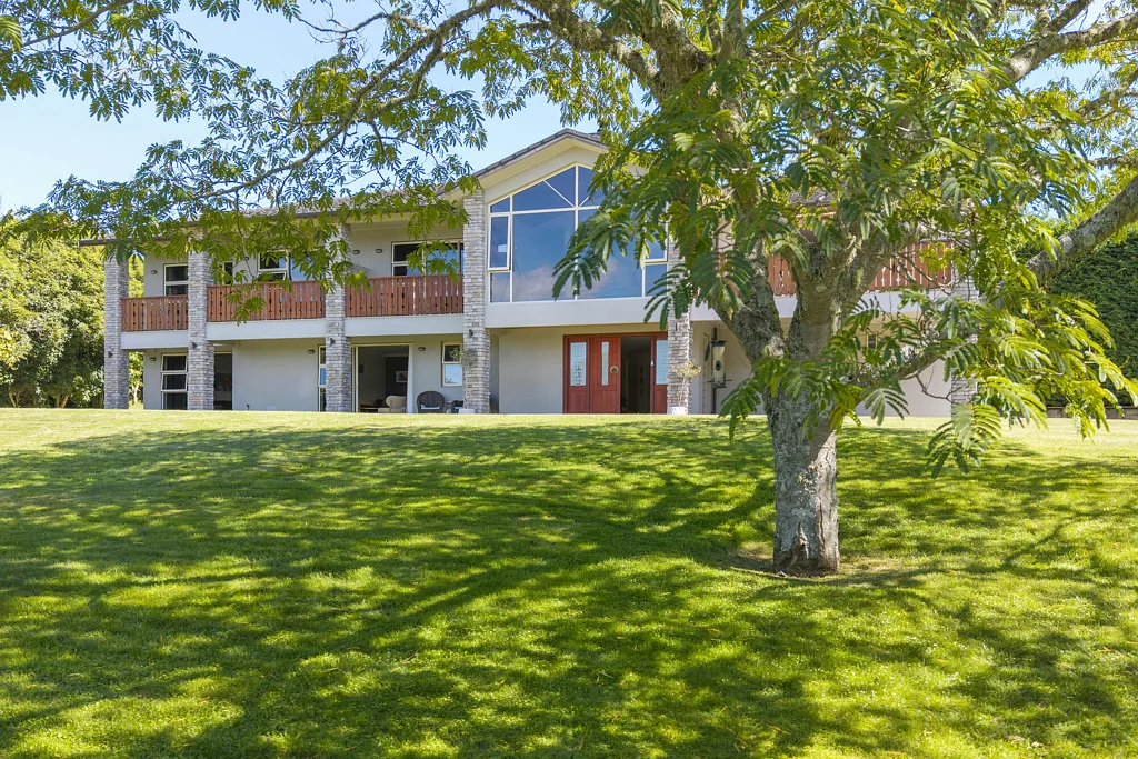 Acacia Bay 5 Bedroom Motivated vendors, serious opportunity