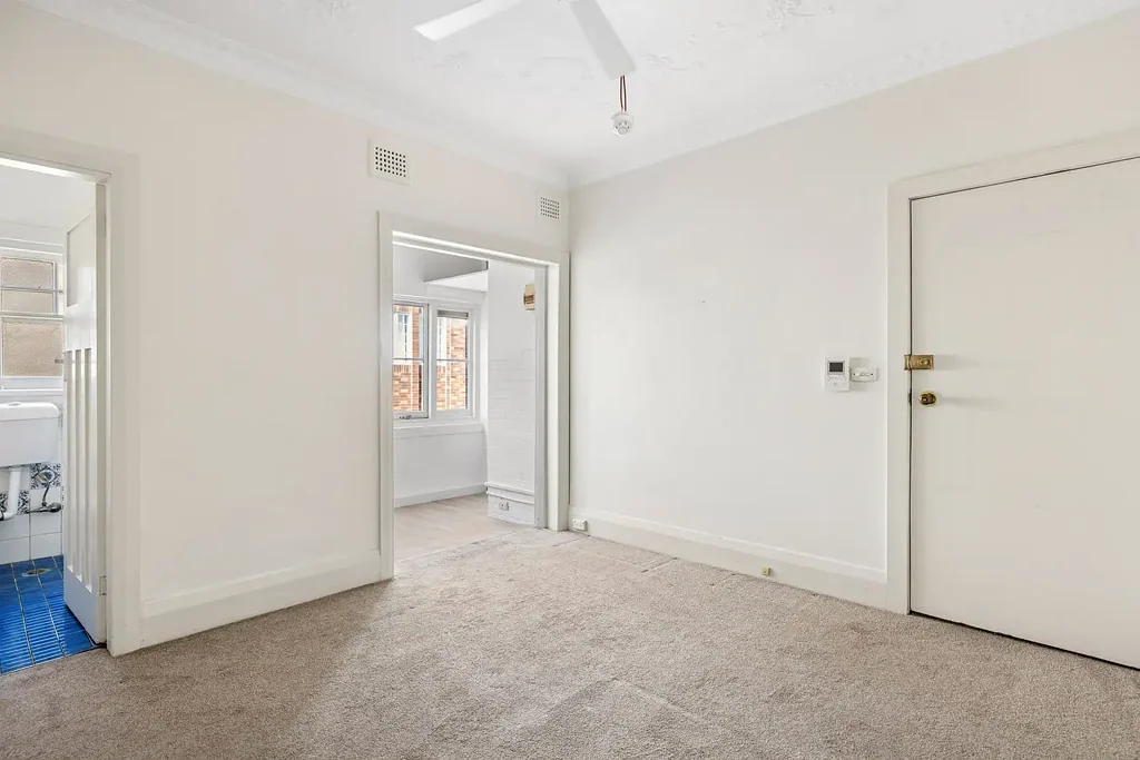 Studio apartment in heart-of-village position