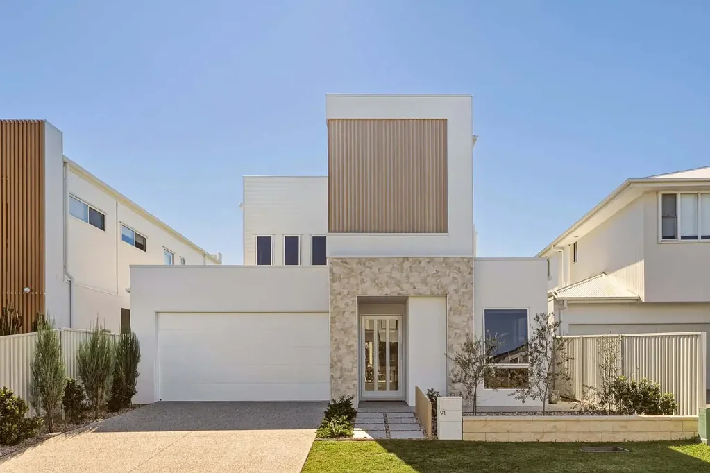 Newport 5房 宁静保护区环境中的私密奢华 PRIVATE LUXURY IN PEACEFUL RESERVE SETTING