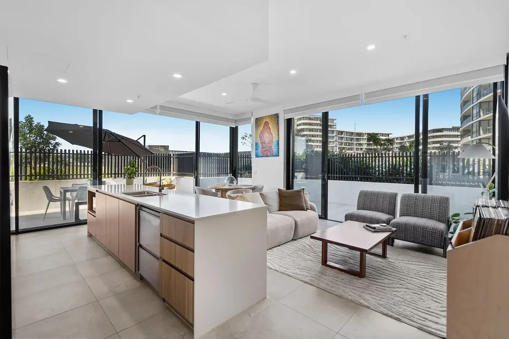 Hope Island 2房  Luxury Ready for Immediate Possession!