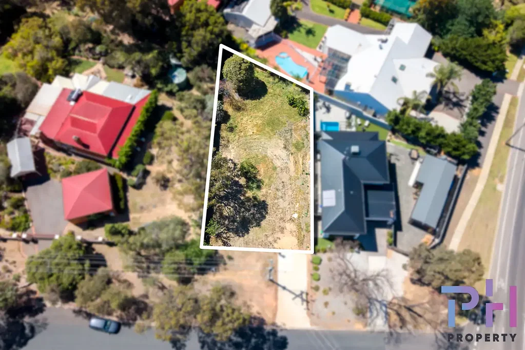 Strathdale  BUILD YOUR FUTURE IN BLUE-CHIP STRATHDALE