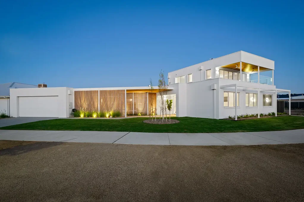 Yarrawonga 4બેડરૂમ Architecturally Designed Luxury Overlooking the Black Bull Golf Course.