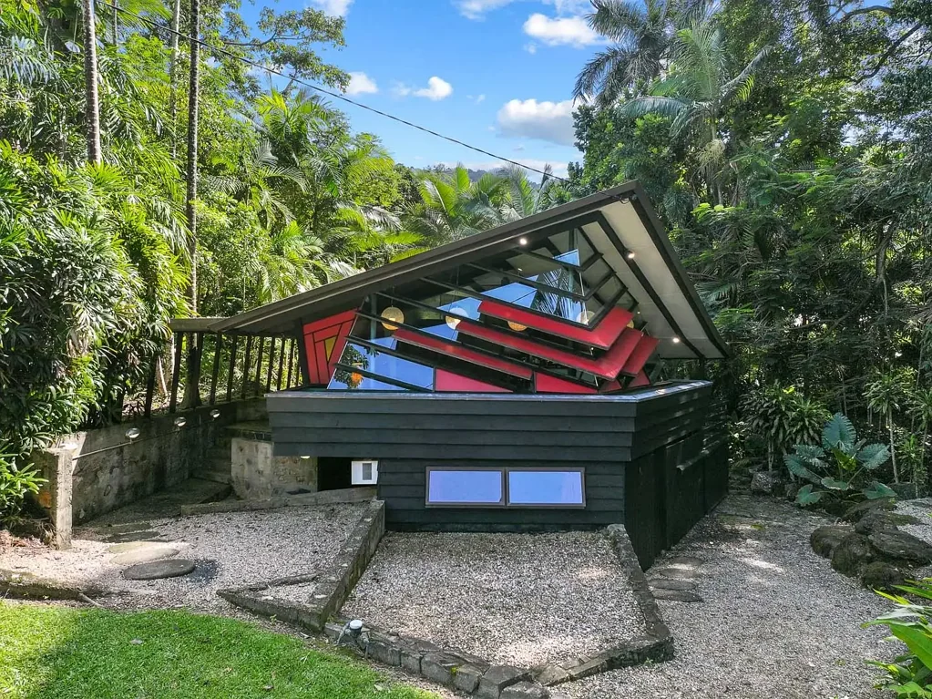 Whitfield 1 Bedroom Unique Heritage Listed Studio in picture perfect location close to Edge Hill Village!