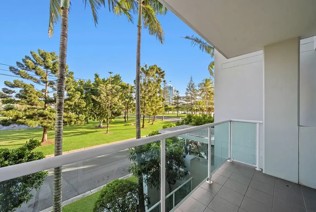 Surfers Paradise 2房  Three Balconies | Unobstructed Park Views | Boutique Building of Only 12