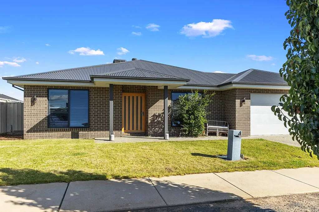 Yarrawonga 3غرفة نوم Stunning, Spacious and highly sought after !