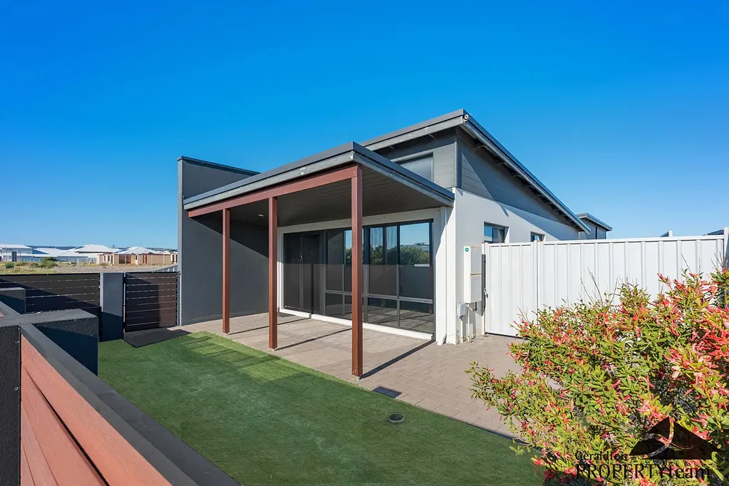 Glenfield 4Phòng ngủ Coastal Home with Uninterrupted Ocean Views