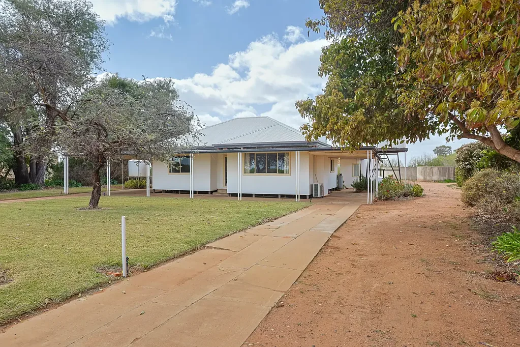 88 Parraweena Road, Coomealla, NSW 2717