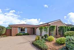 10 Fairweather Circuit, Lyneham