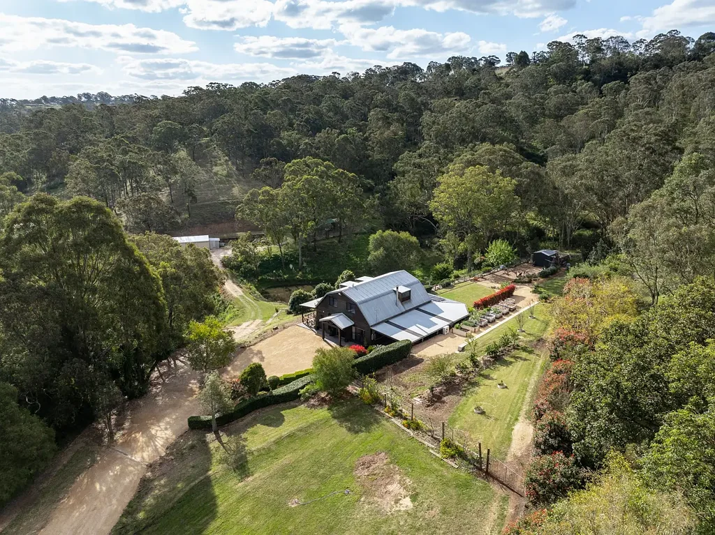Top Camp 4침실 Ill Health Forces Regrettable Sale! - 3.3 Acres of Pure Country Bliss Must be Sold!