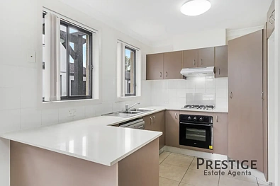 5/30-32 Barton Street, Smithfield, NSW 2164, 4 રૂમ, 2 બાથરૂમ, House