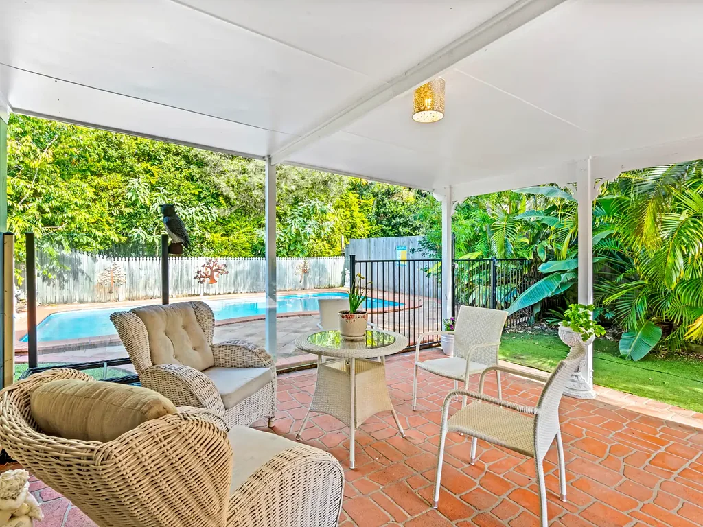 Bahrs Scrub 5 Bedroom Super-Sized Lowset Family Home - Just Move In and Live on 685m2