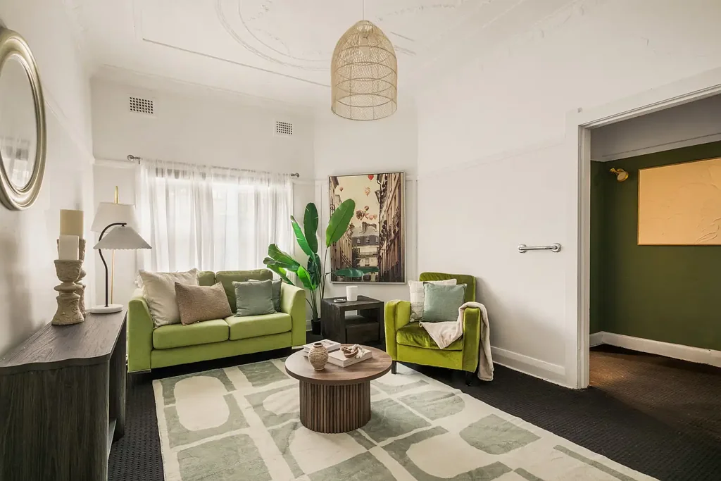 Kingsford 2ਬੈੱਡਰੂਮ Deceased Estate Semi cottage with 8m frontage and Scope to Add Value