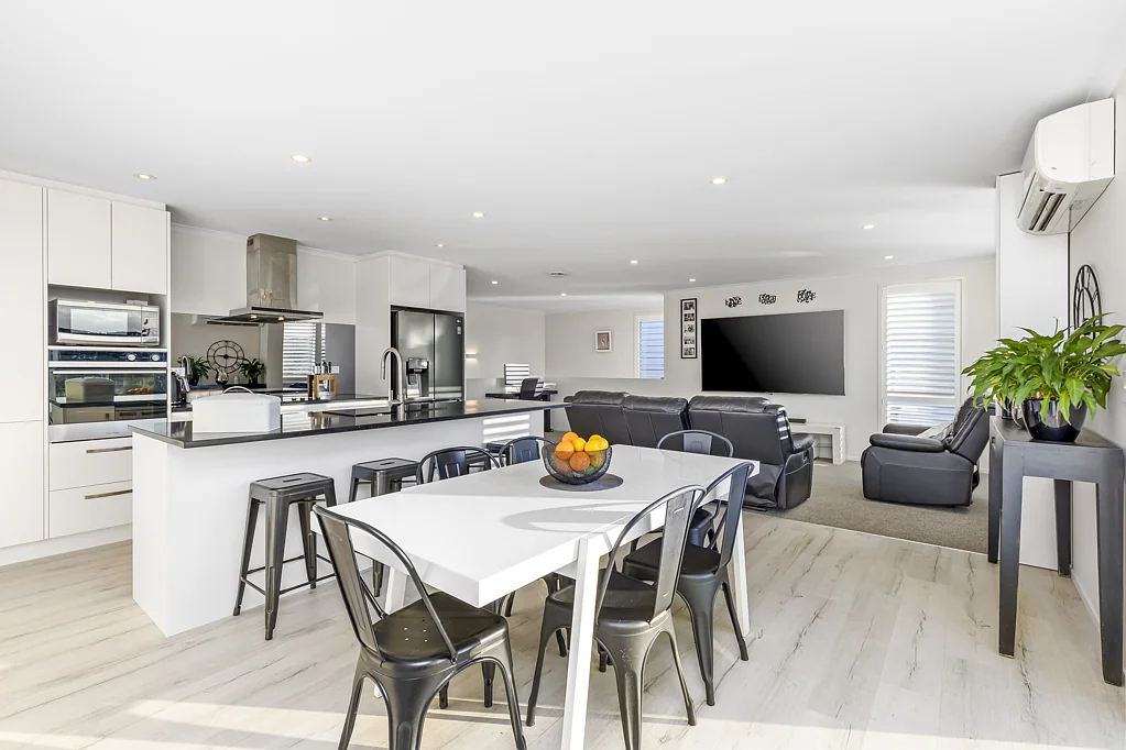 Gulf Harbour 4 Bedroom Wine, Dine and Marina time
