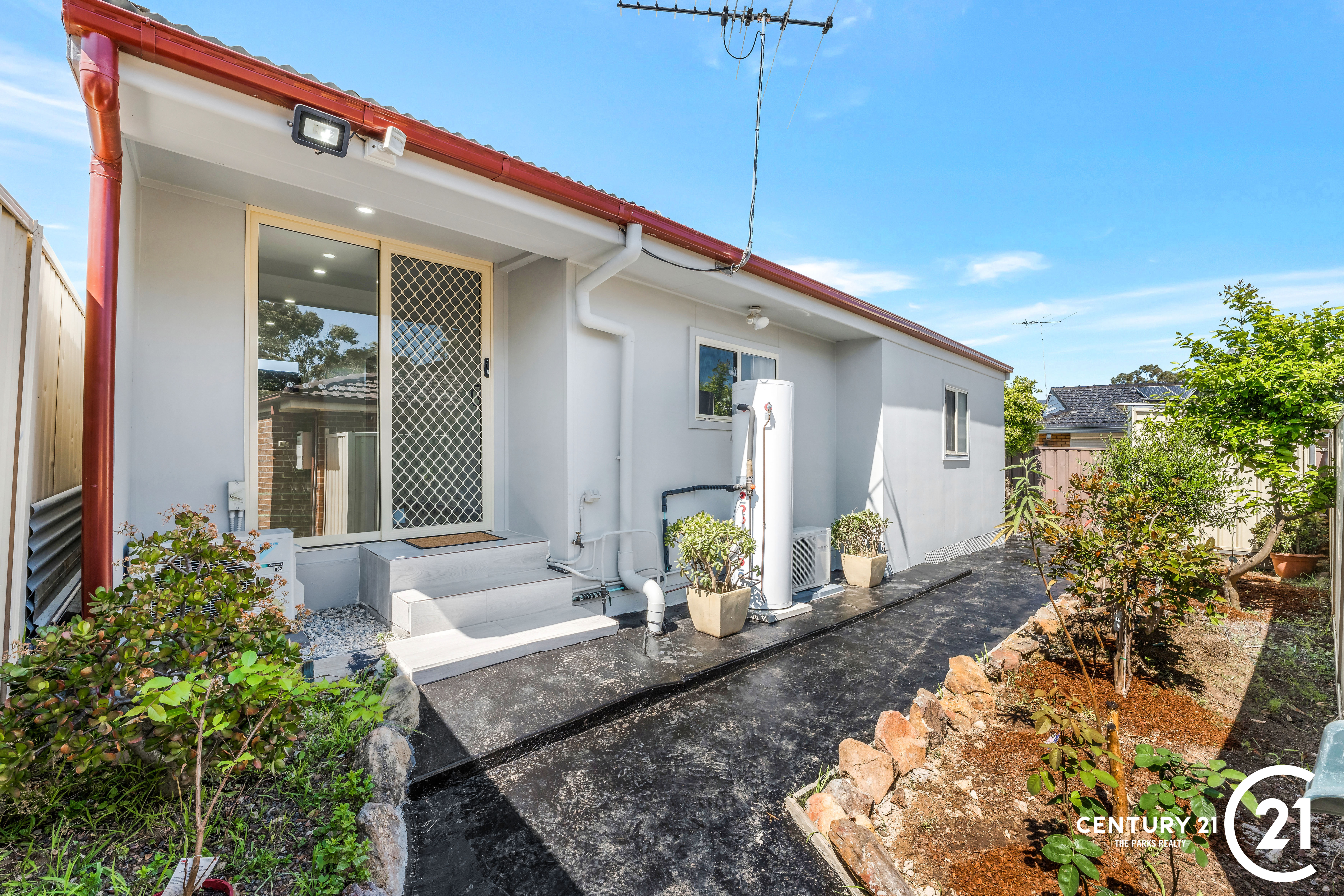 168A QUARRY RD, BOSSLEY PARK NSW 2176, 0房, 0浴, Flat