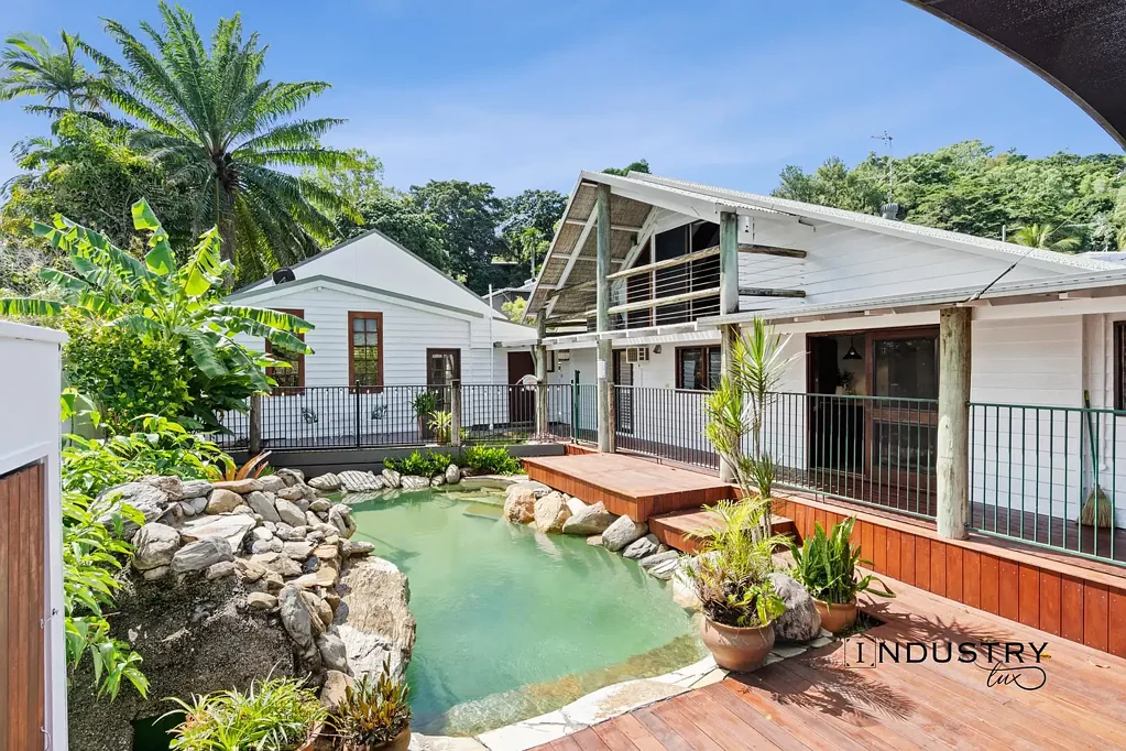 Freshwater 5 Bedroom Tropical Luxury, Space & Versatility in a Sought-After Suburb of Freshwater