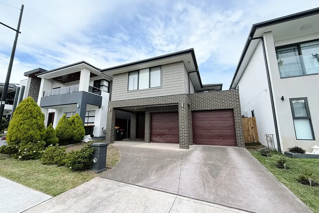 Stylish Family Living in a Prime Marsden Park Location and Solar Panel System