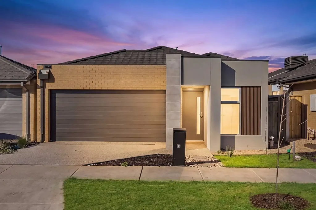 Fraser Rise 4Kwarto Family Comfort in a Highly Desirable Parkside Position!