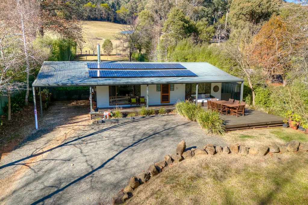 Porepunkah 2Zimmer Motivated Vendor: Beautifully renovated cottage nestled at the Foot of Mount Buffalo
