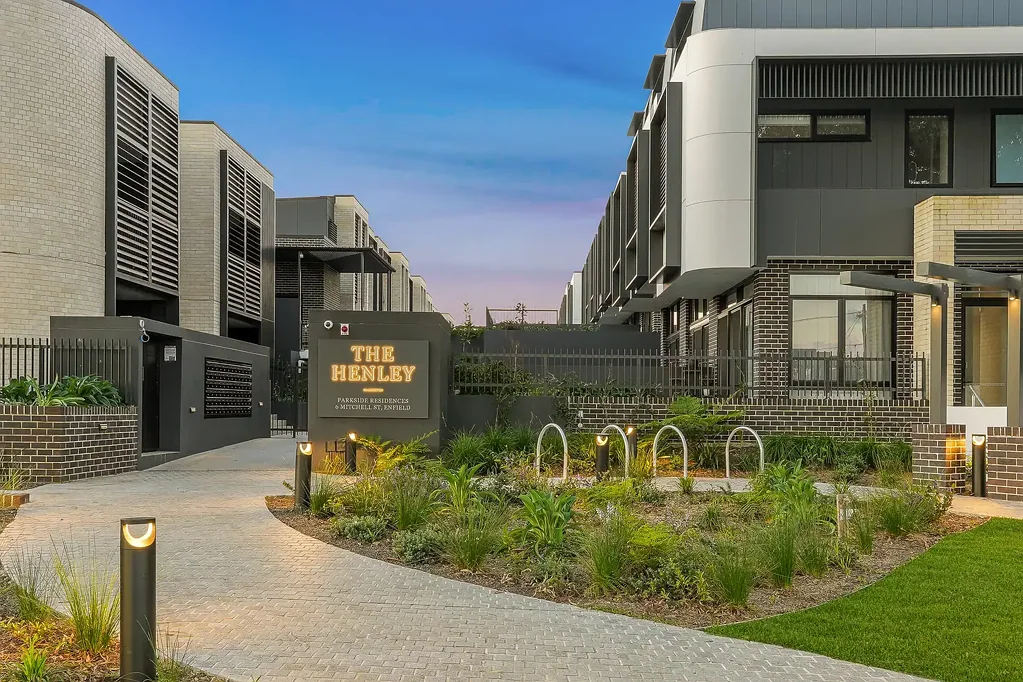 Enfield 3ਬੈੱਡਰੂਮ Parkside Residence in Enfield's Finest Luxury Development