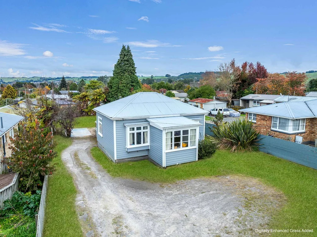 Pukehangi 4Moenga Character Home With Development Potential