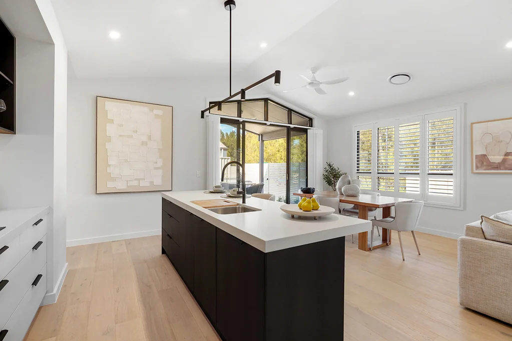 Fullerton Cove 3部屋 Luxury Living Awaits in a New Over 55s Community.