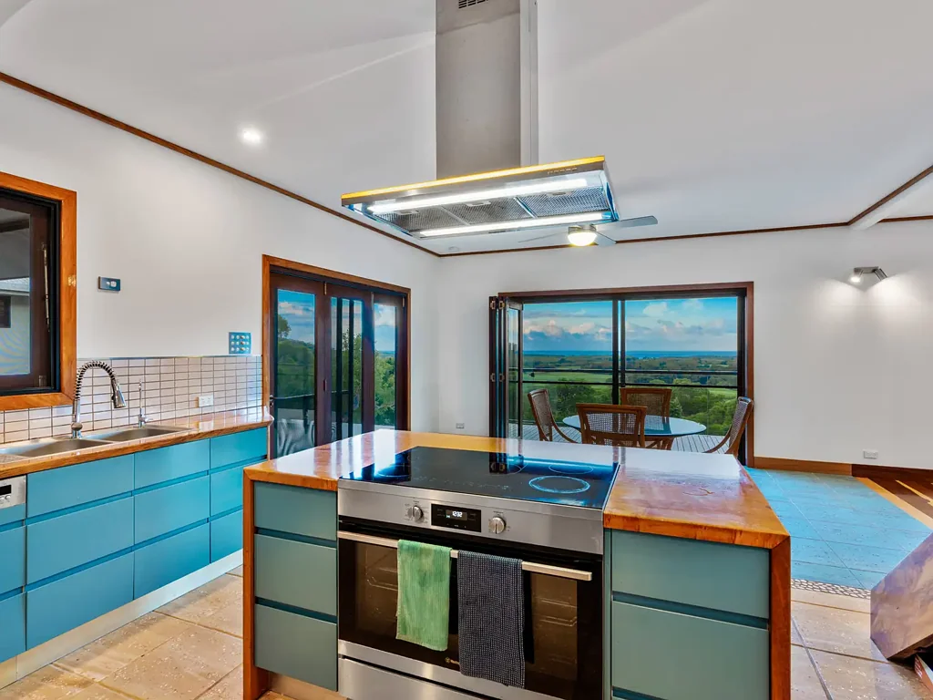 Mowbray 3 Bedroom MAJESTIC MOWBRAY RESIDENCE & BUSINESS OPPORTUNITY