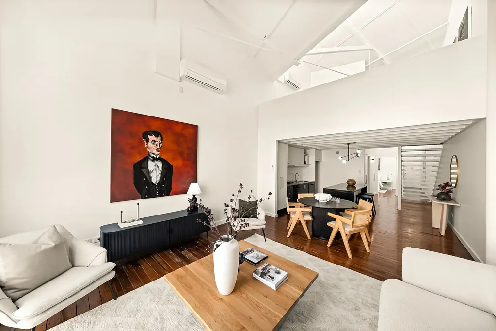 Teneriffe 2 Bedroom (A TOP-FLOOR WOOLSTORE APARTMENT)